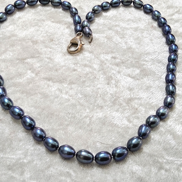 Sterling Graduated Blue Peacock Pearl Necklace - Picture 8 of 9